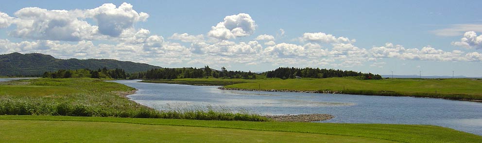 The Harmon Links golf course located near the Days Inn Stephenville hotel, By Paul Anderson (Own work) [CC BY-SA 3.0 (http://creativecommons.org/licenses/by-sa/3.0)], via Wikimedia Commons