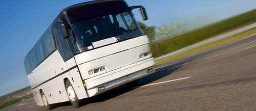 A bus signifying the variety of Stephenville transportation near the Days Inn Stephenville